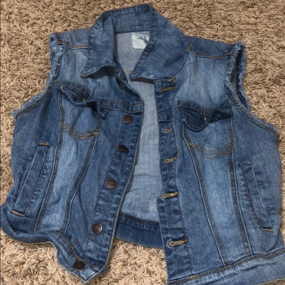 No-sleeve Jean jacket